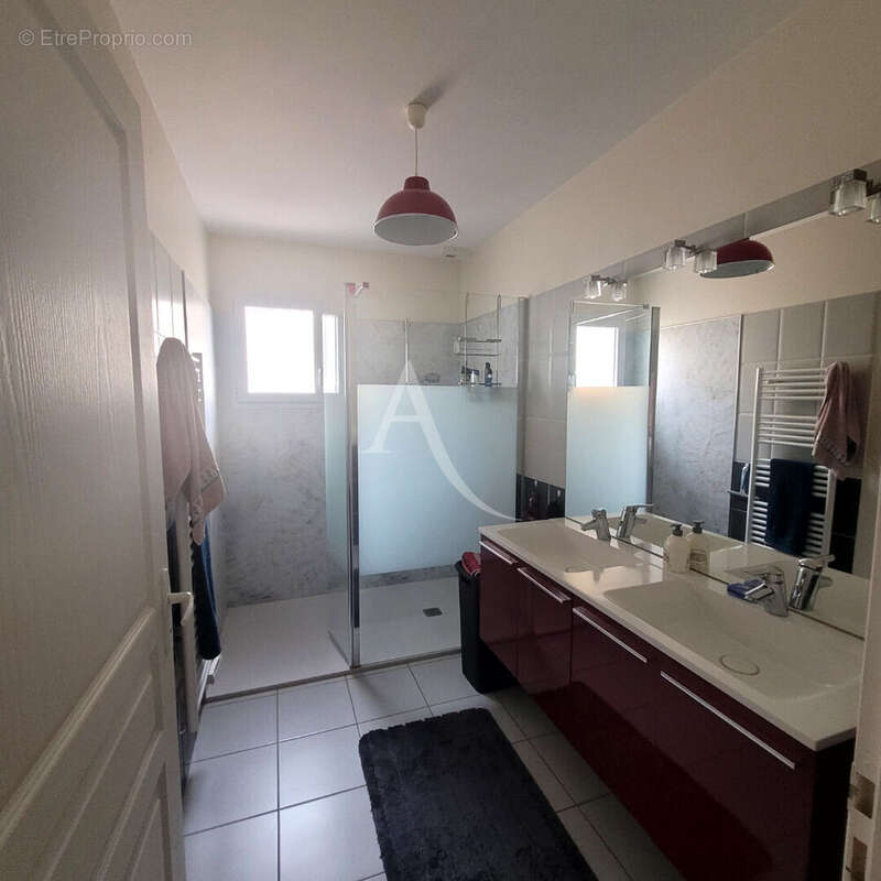 Maison à SAINT-AVAUGOURD-DES-LANDES