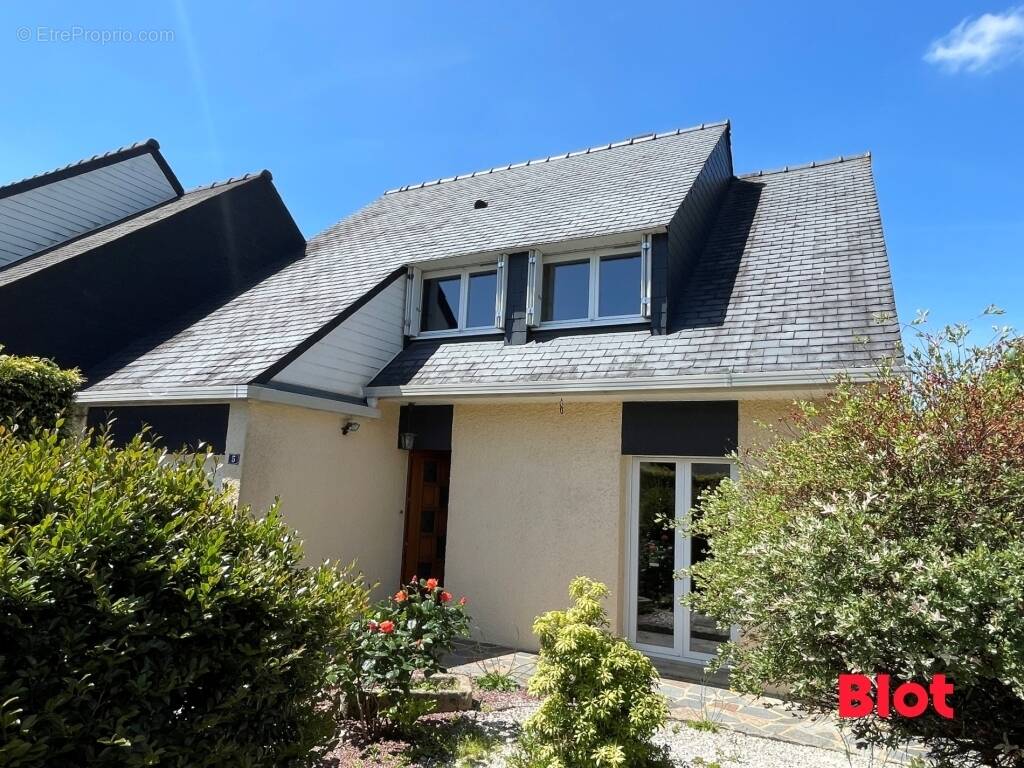 Maison à FOUGERES