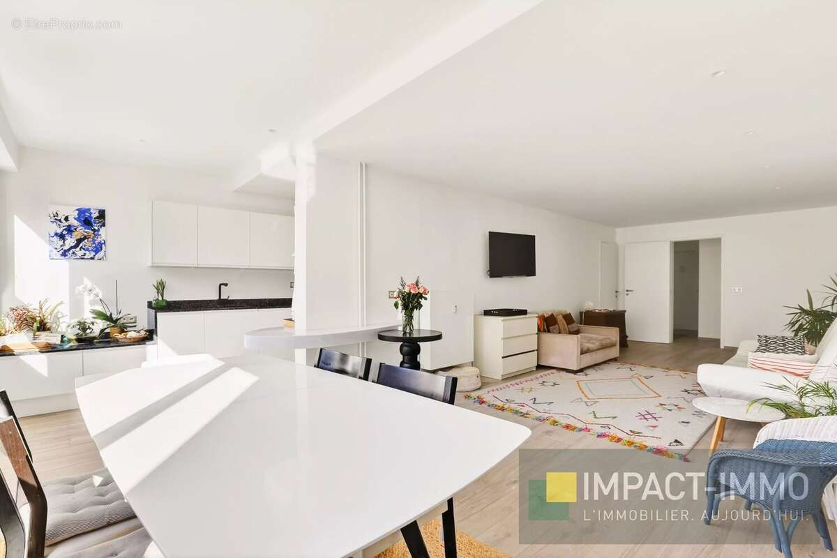 Appartement à COURBEVOIE