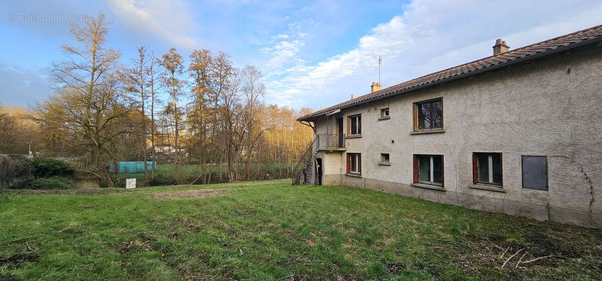 Maison à GUEREINS