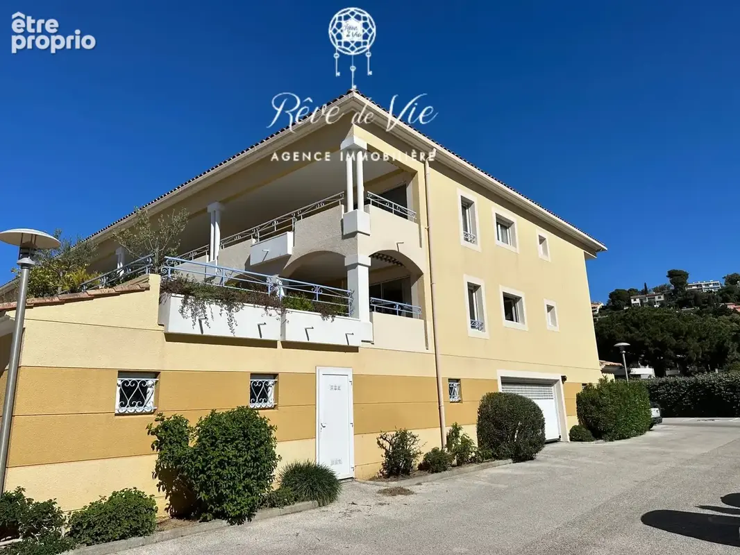 Photo Appartement à Le Lavandou au prix de 455 000€