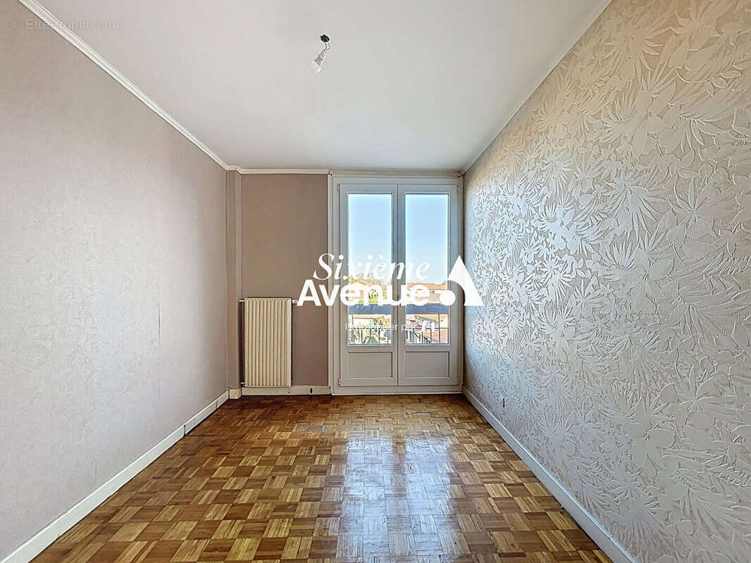 Appartement à DECINES-CHARPIEU