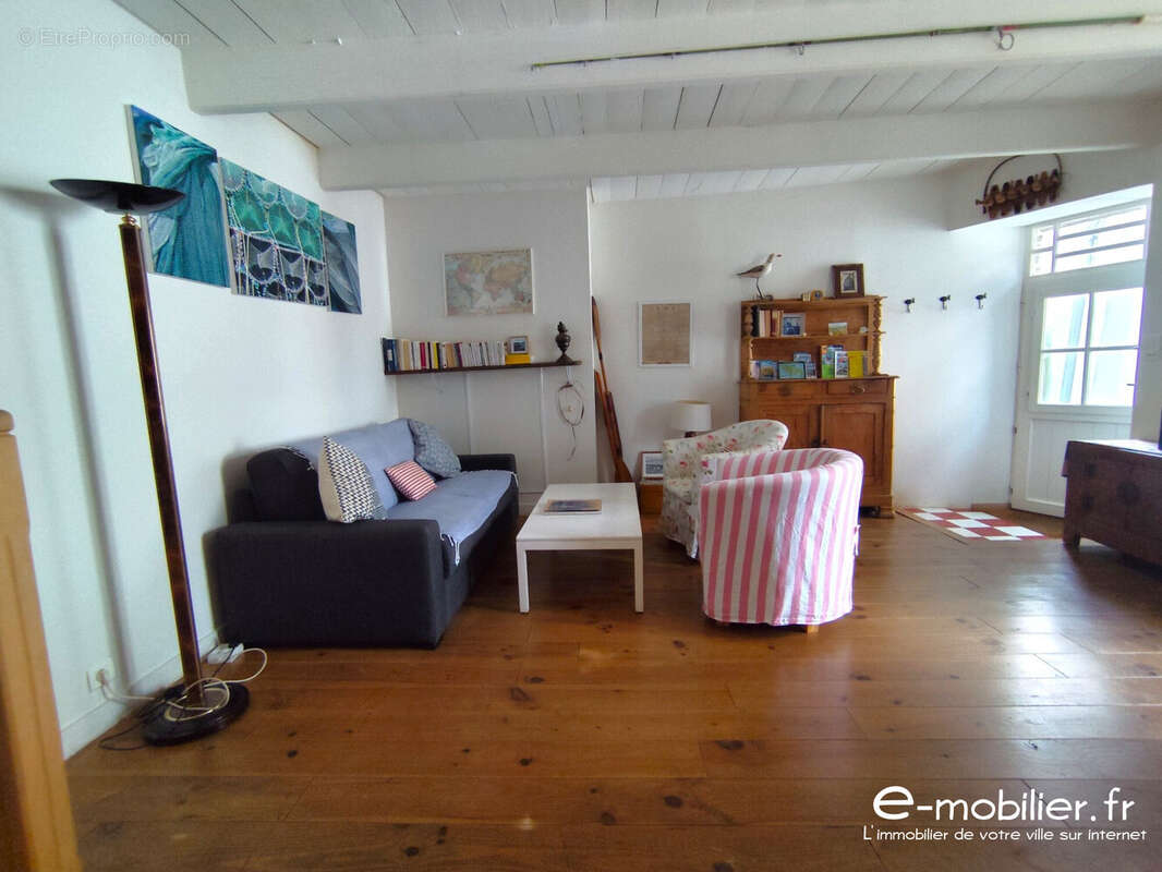 COIN SALON - Maison à GROIX