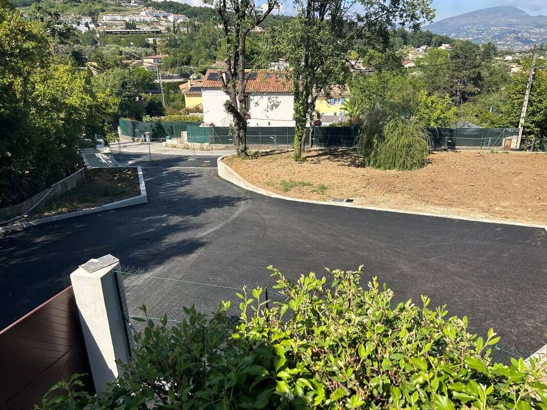La Gaude : Terrain constructible viabilisé - photo 8