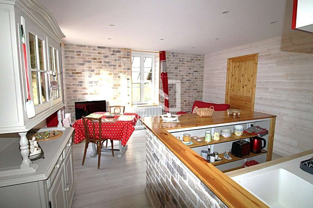 Maison à PIERRE-DE-BRESSE