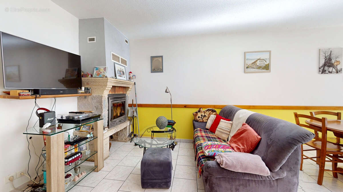 Appartement à HYEVRE-PAROISSE