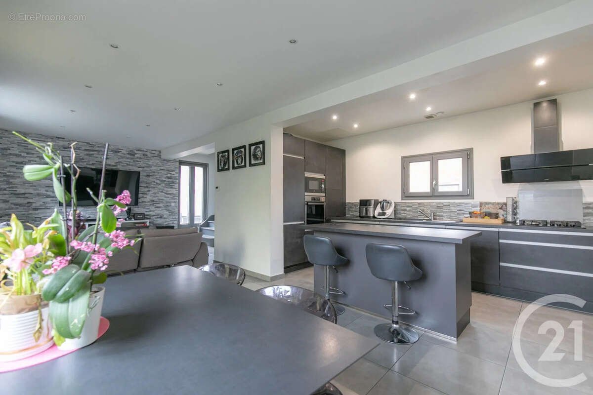 Maison à CHAMPIGNY-SUR-MARNE