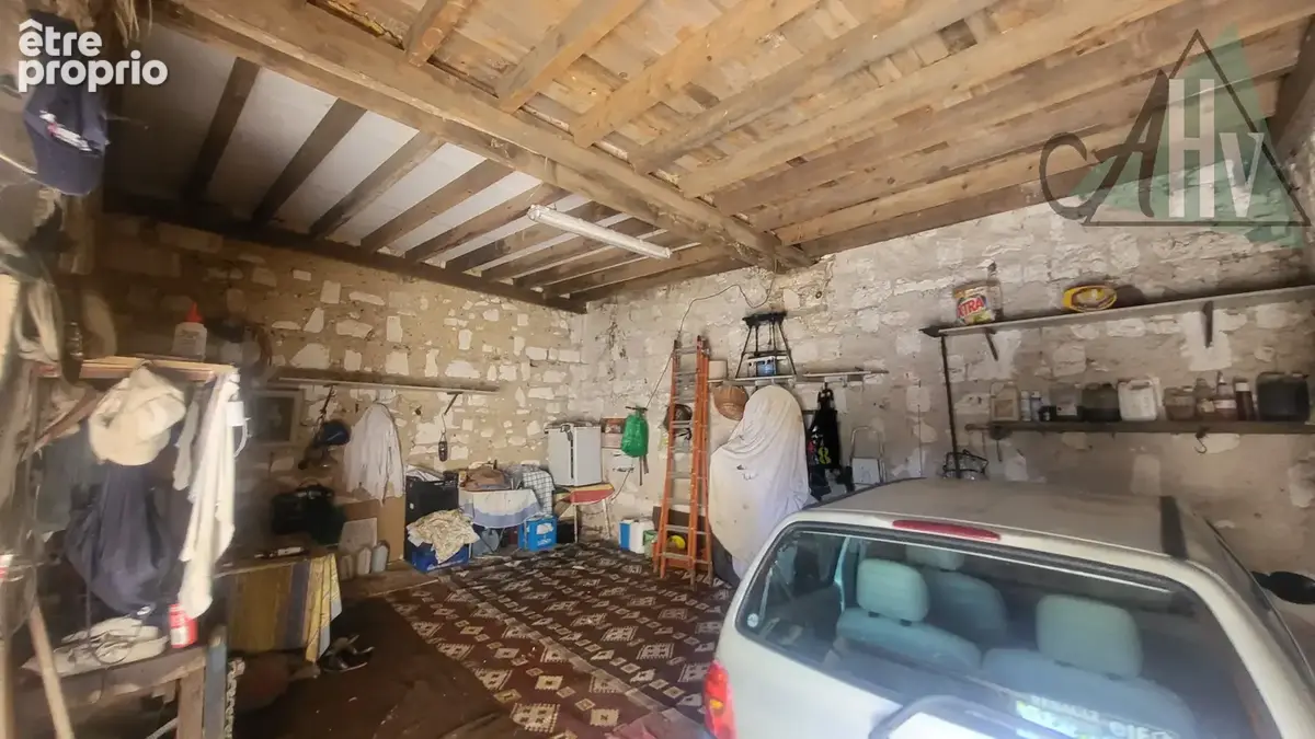 Maison ancienne de caractère avec dépendances et terrain clos - PAILLY - photo 13