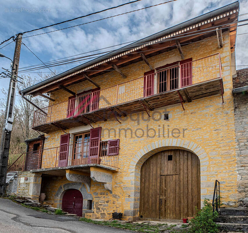Maison à LONS-LE-SAUNIER
