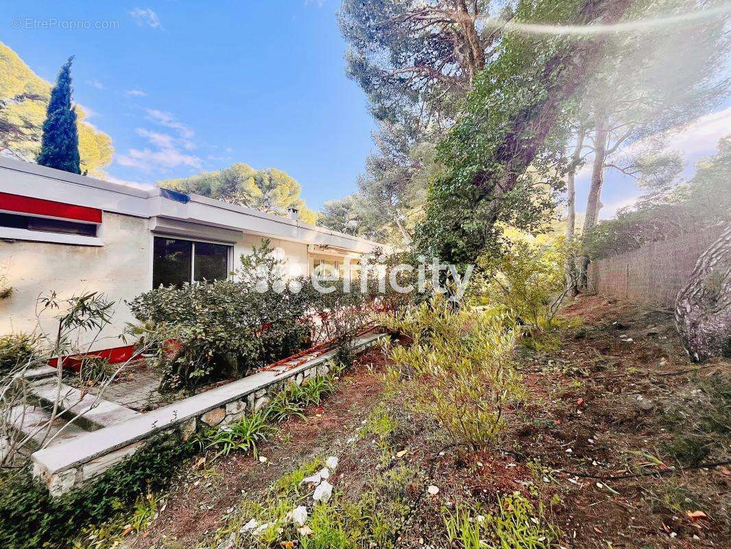 Maison à MARSEILLE-9E