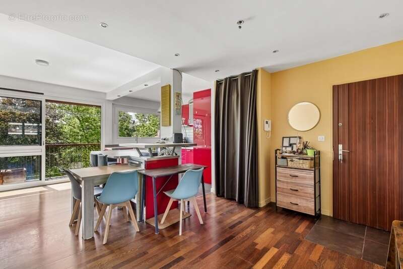 Appartement à LA CELLE-SAINT-CLOUD