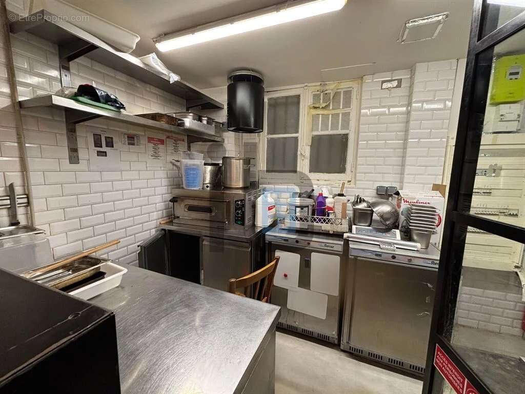 Commerce à PARIS-11E