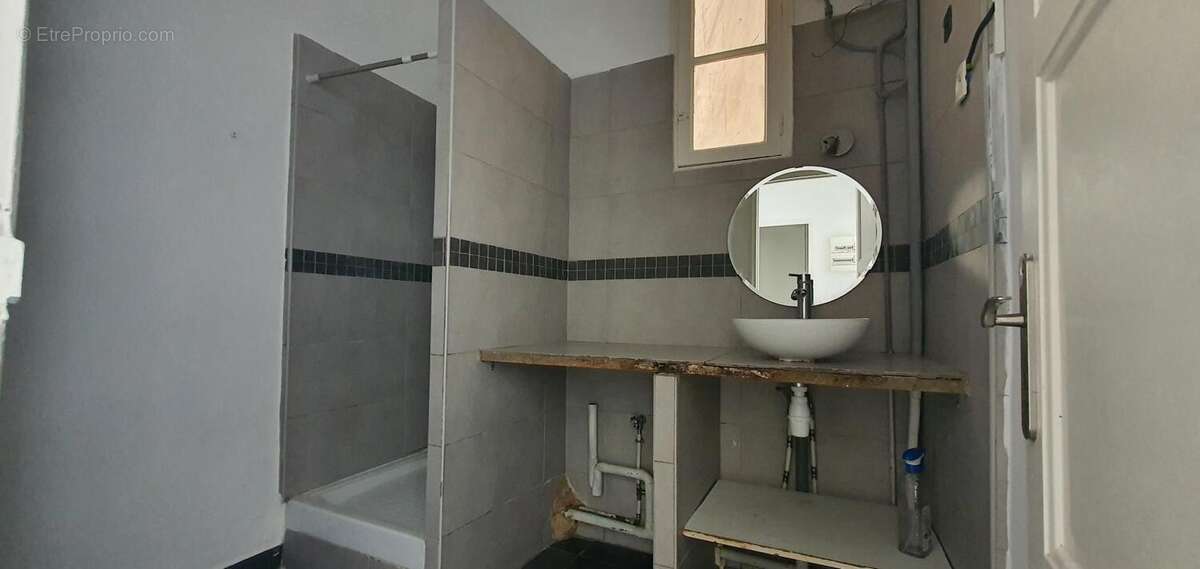 Appartement à MARSEILLE-3E