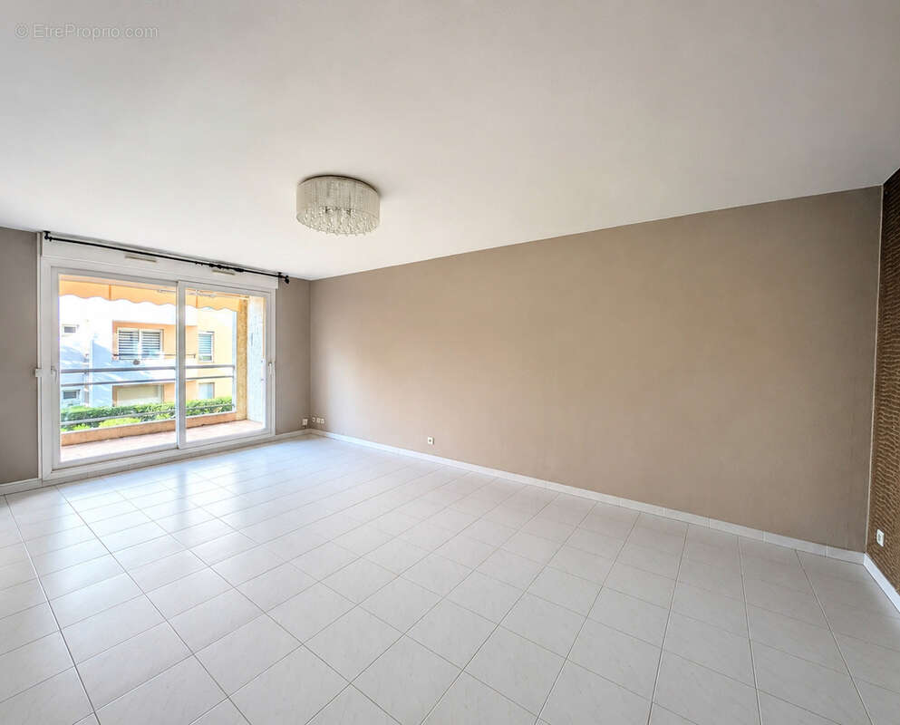 Appartement à MARSEILLE-8E
