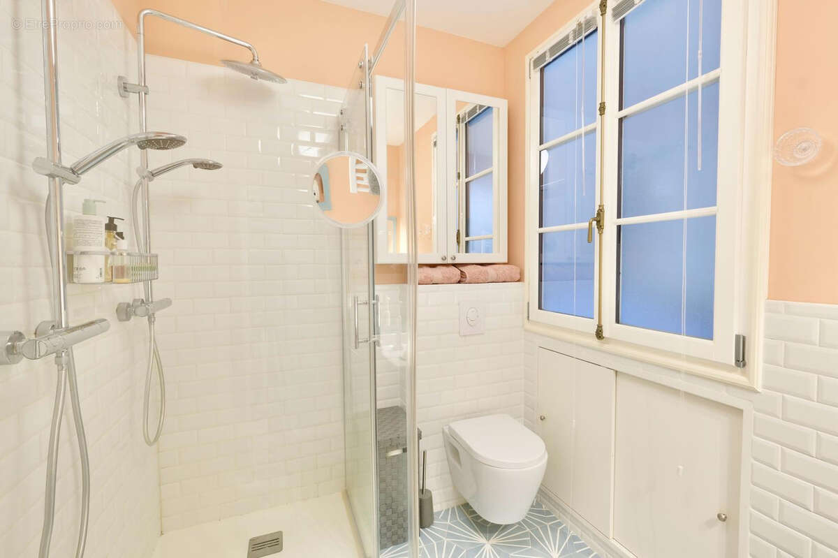 Appartement à PARIS-14E
