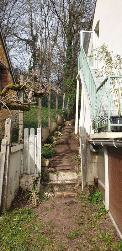 Maison à SAINT-VICTOR-DE-BUTHON