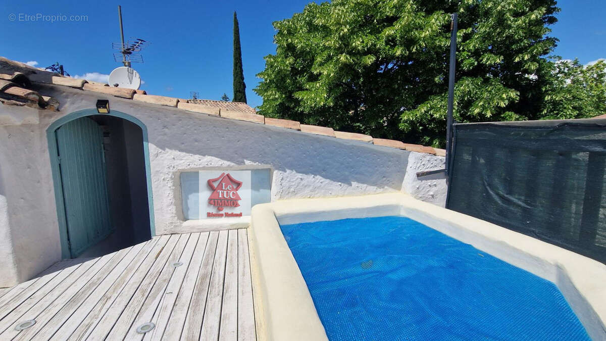Maison à LA GARDE-ADHEMAR