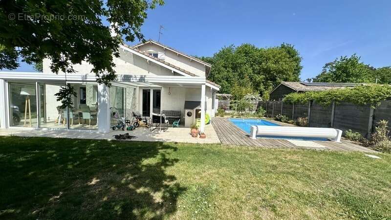 Maison à MARTIGNAS-SUR-JALLE