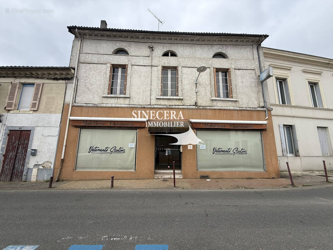 Appartement à SALLES