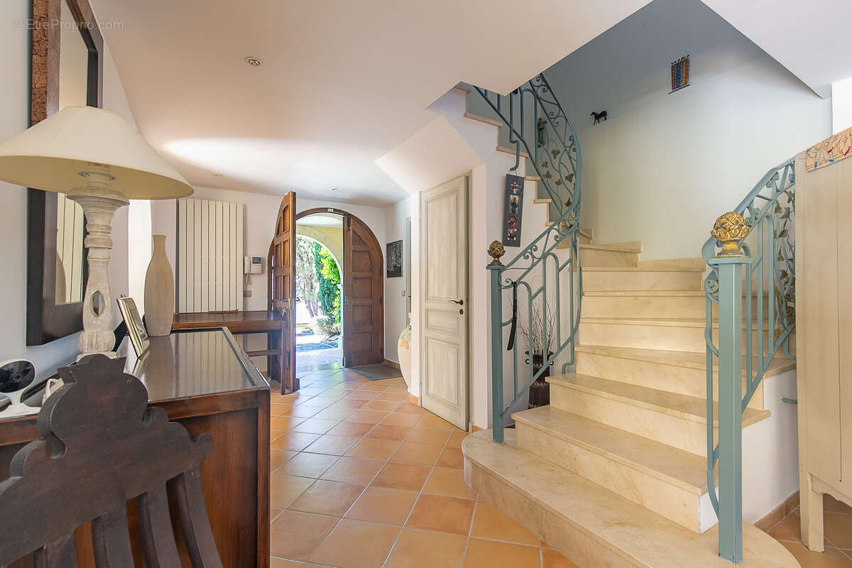 Maison à CARRY-LE-ROUET