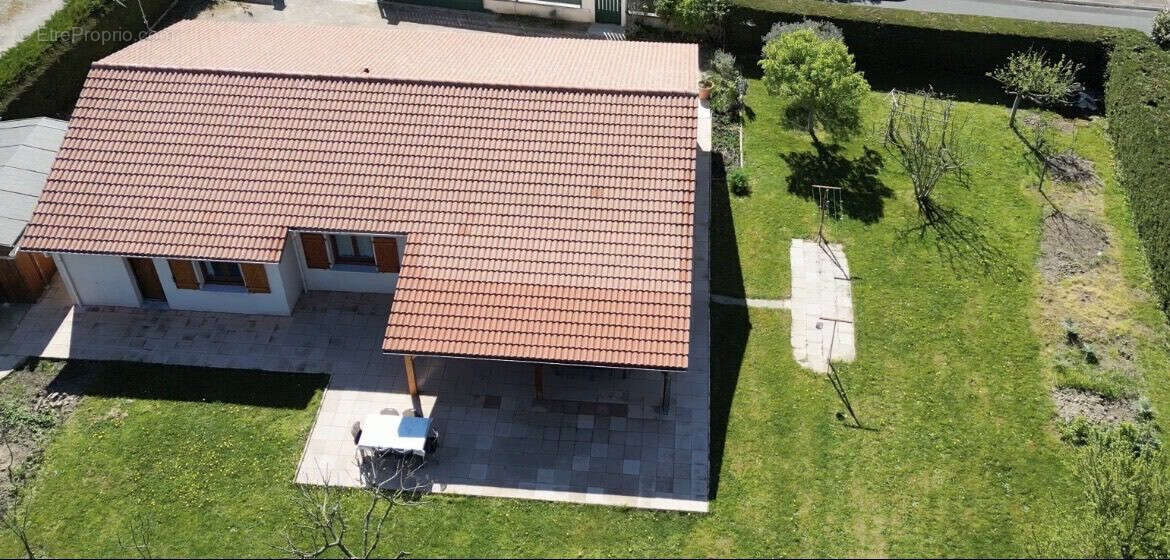 Maison 105 m² à Mezeriat  - photo 3