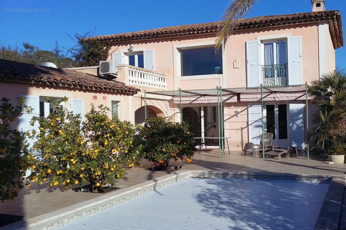 Autre à SAINT-RAPHAEL