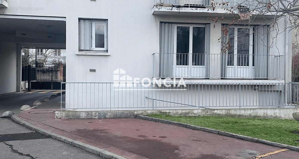 Parking à RUEIL-MALMAISON
