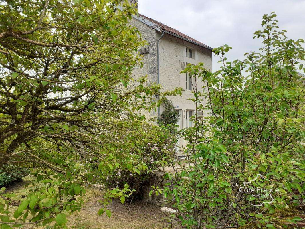 Maison à AUBEPIERRE-SUR-AUBE