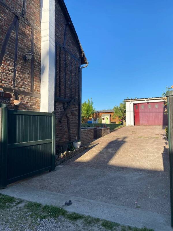 Maison à GRANDVILLIERS