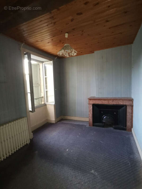 Appartement à CREMIEU