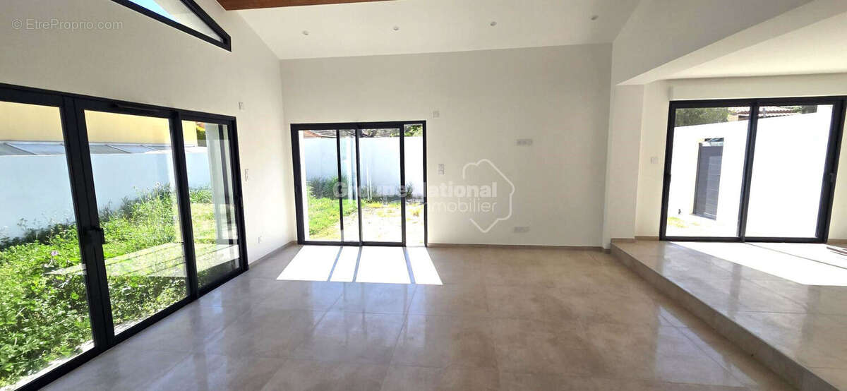 Appartement à CARRY-LE-ROUET