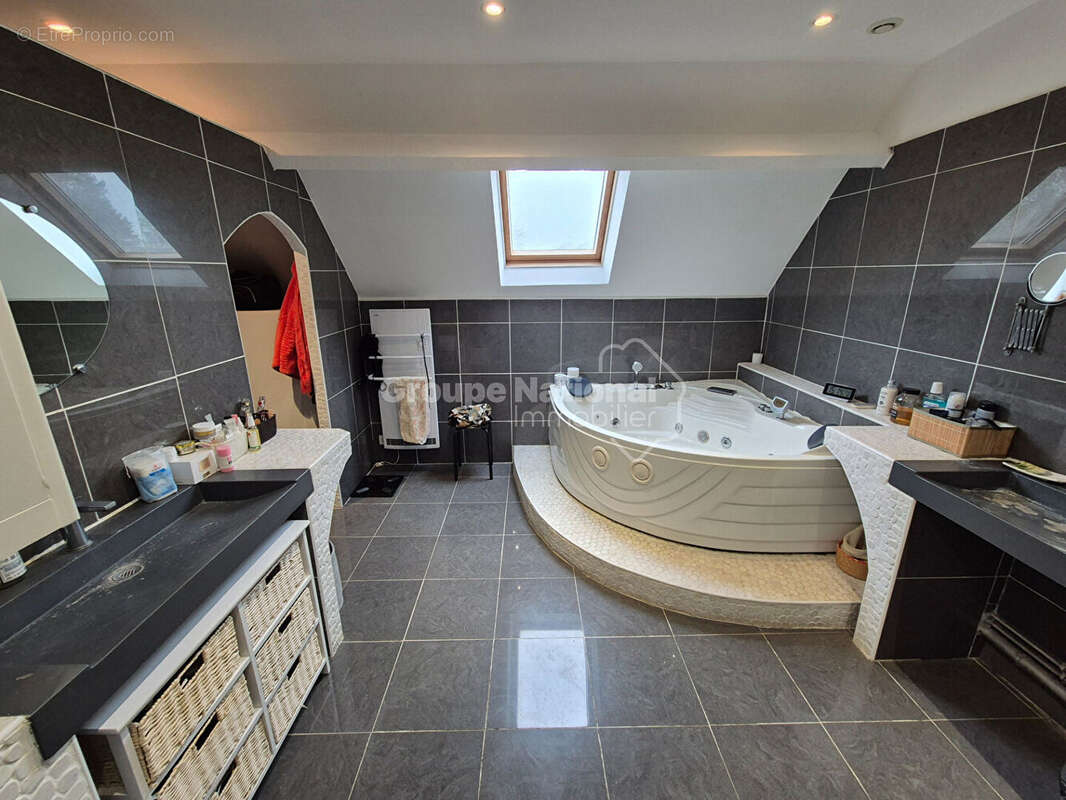 Maison à JOUY-SOUS-THELLE