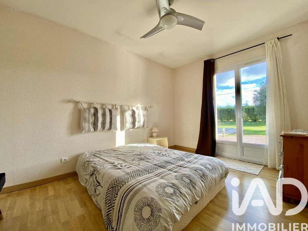 Maison 159 m² à Saint-Vincent-De-Lamontjoie  - photo 6