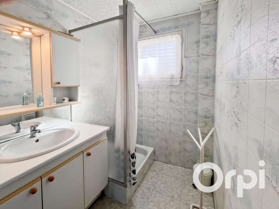 Appartement à LIVRON-SUR-DROME