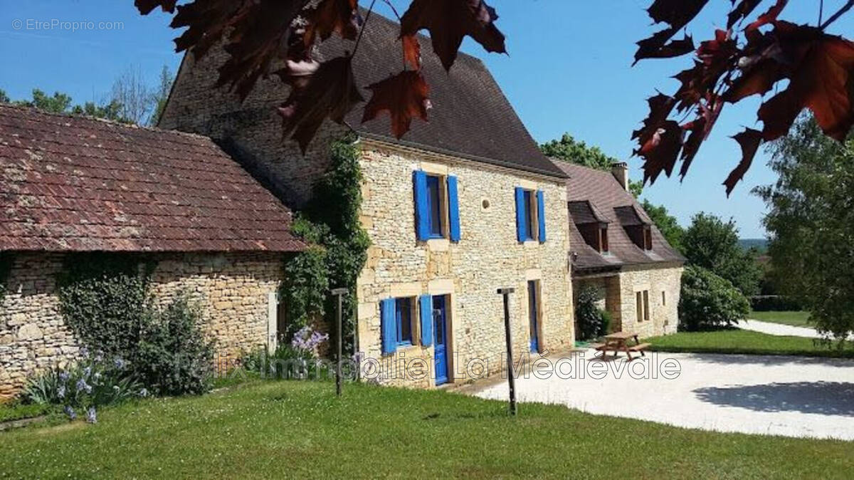 Maison à SAINTE-NATHALENE