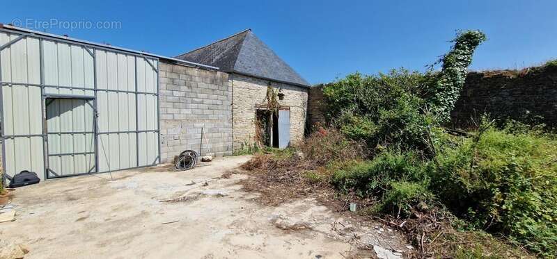 Maison à POULLAN-SUR-MER