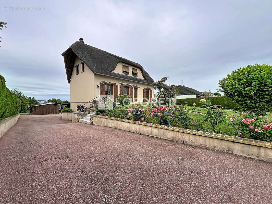 Maison à AILLY