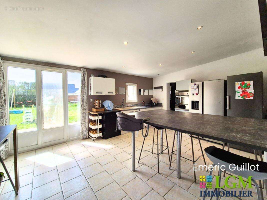 Maison à LA CHAPELLE-VENDOMOISE