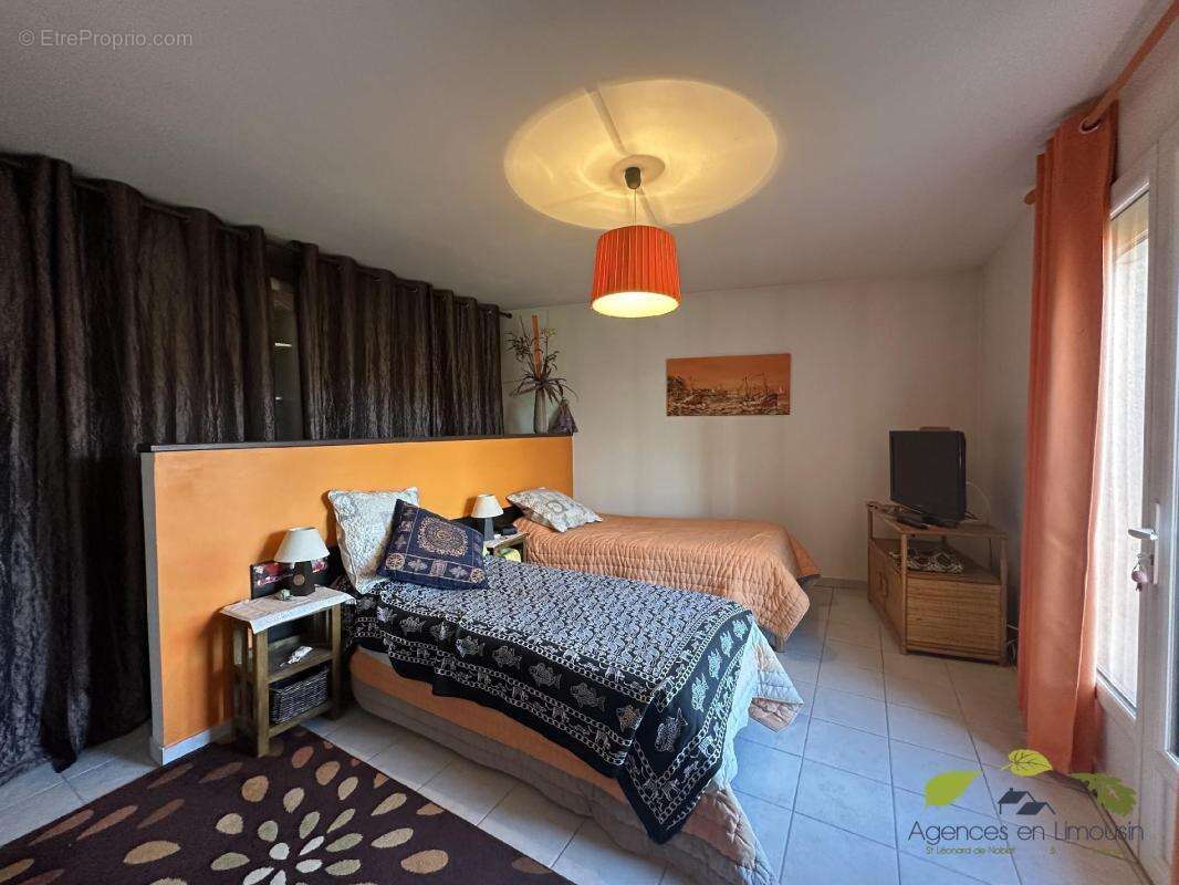 Maison à PEYRAT-LE-CHATEAU