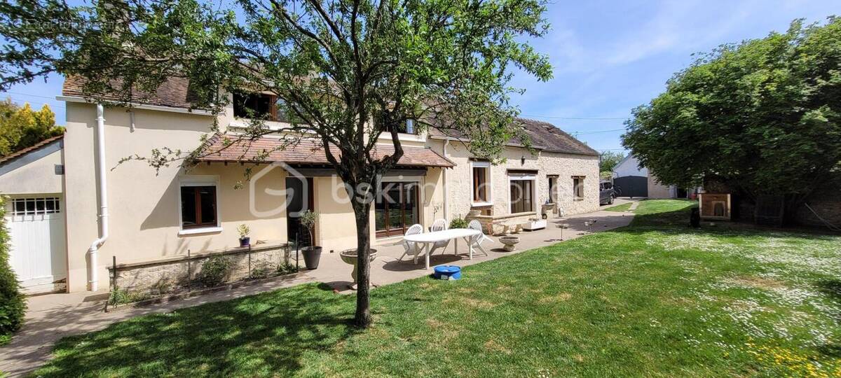 Maison à MONTEREAU-FAULT-YONNE