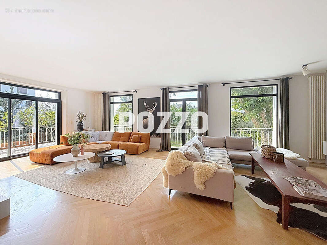 Maison de 7 pièces (323 m²) en vente à DONVILLE LES BAINS - photo 2