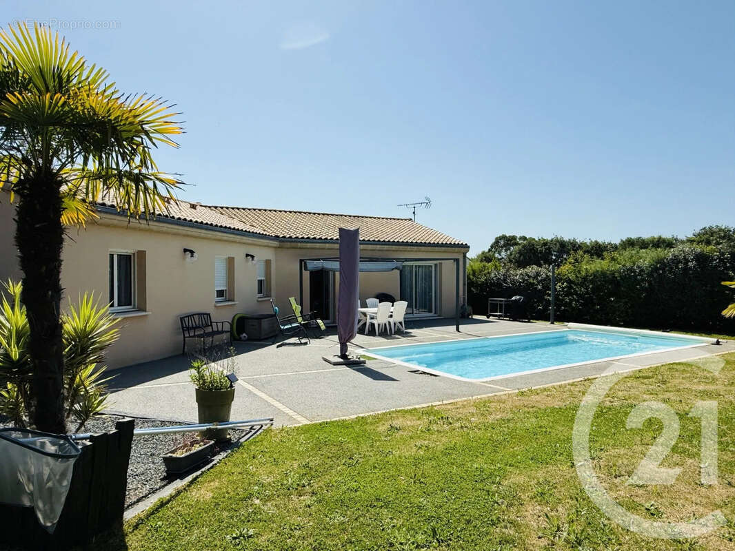 Maison à TALMONT-SAINT-HILAIRE