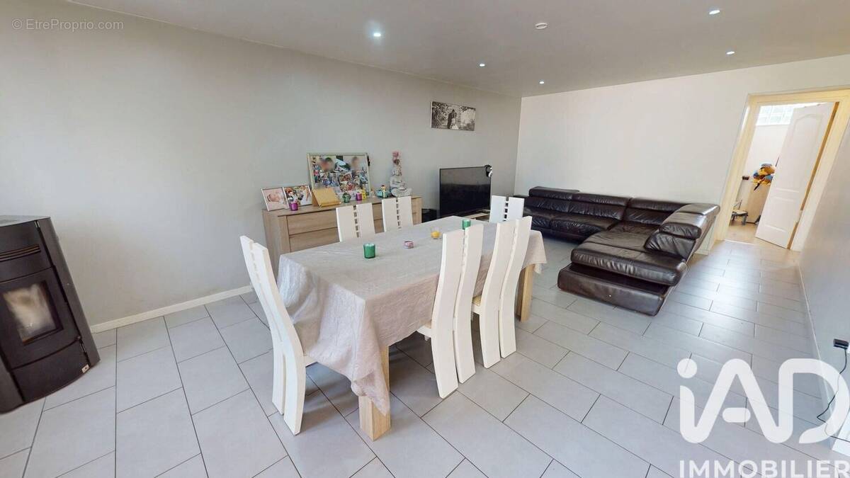 Photo 1 - Maison à DAMMARIE-LES-LYS