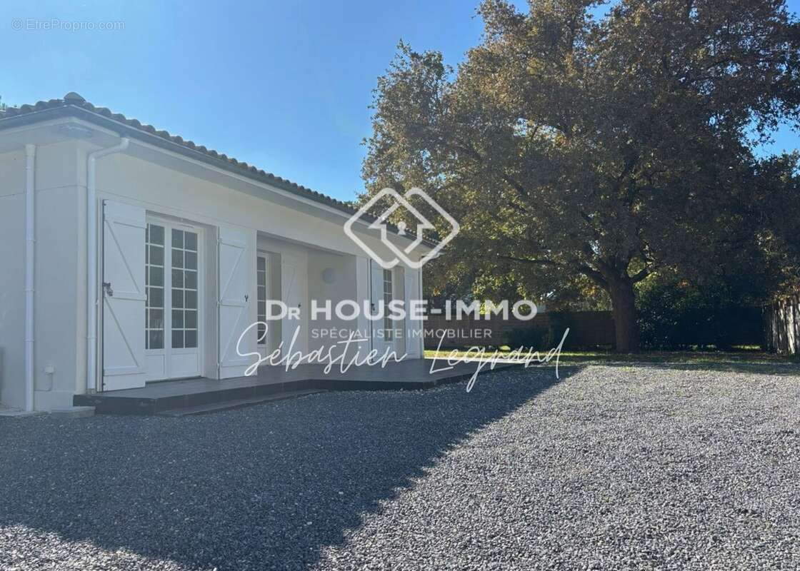 Maison à BLANQUEFORT