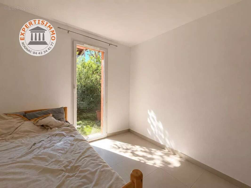 Appartement à LA FARE-LES-OLIVIERS