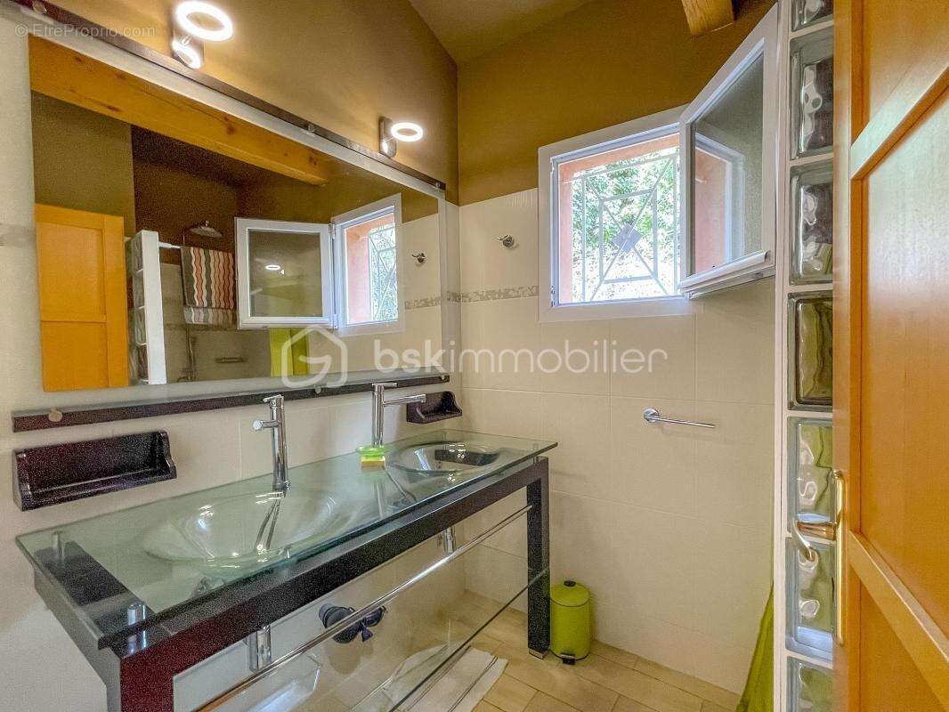 Domaine d'architecte 490 m² – 3 logements indépendants – Piscine à débordement – Vue panoramique – DPE A – Saint-Jean-de-la-Blaq - photo 30