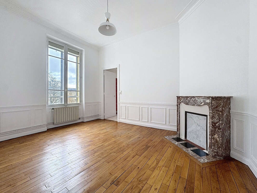 À vendre - rue de tambour - hyper centre de reims - appartement type 5 - 3 chambres - parking - cave - photo 6