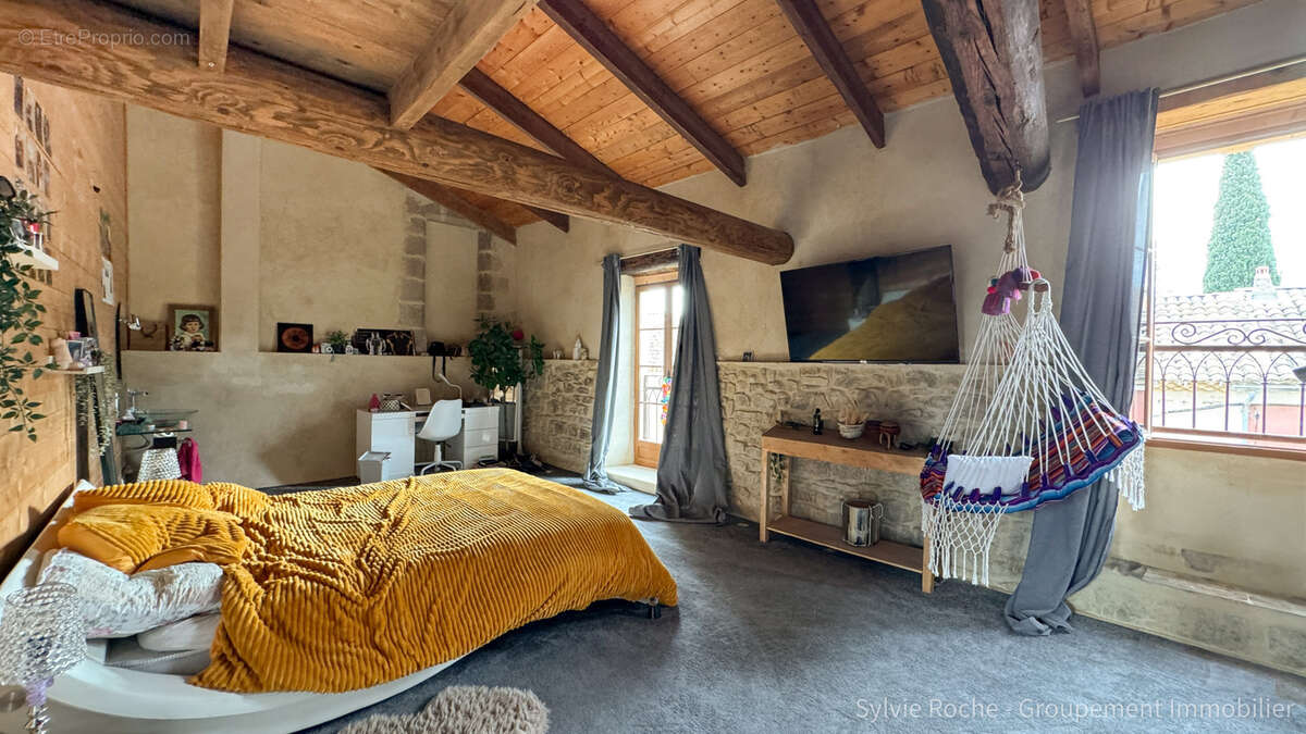 Maison à CADEROUSSE