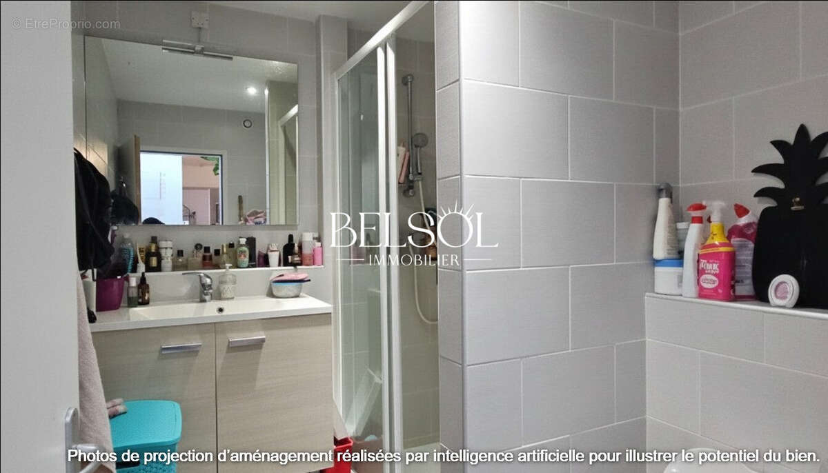 salle d'eau avec wc - Appartement à PERPIGNAN