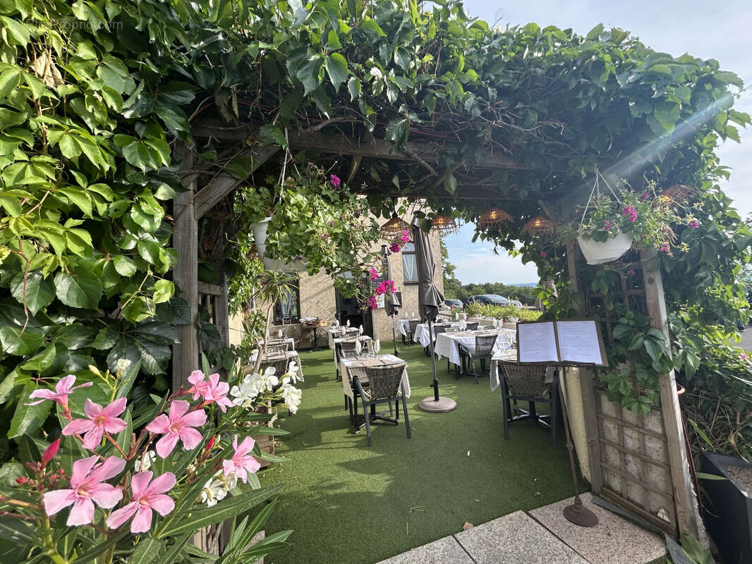 Commerce à MOUSTIERS-SAINTE-MARIE